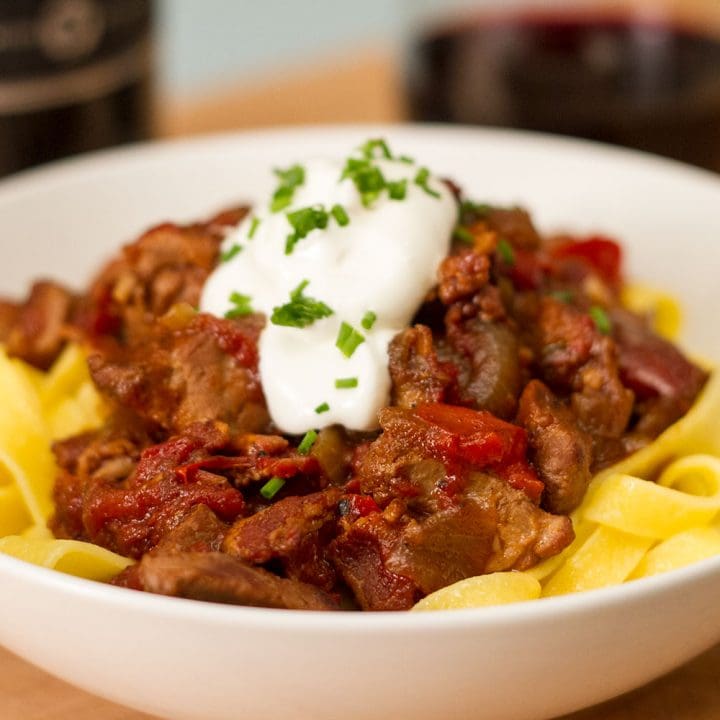 Pörkölt (ragoût style hongrois)