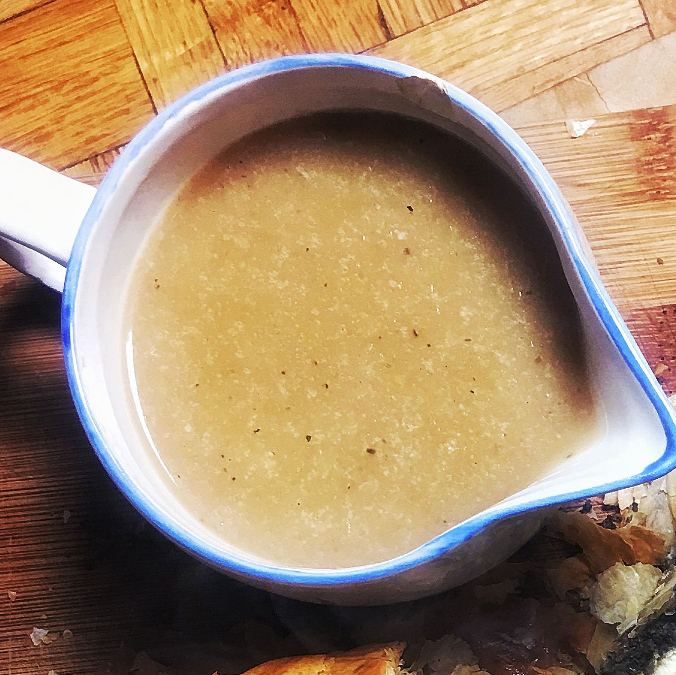 Sauce gravy (sauce brune) végétalienne selon Loounie Glouton