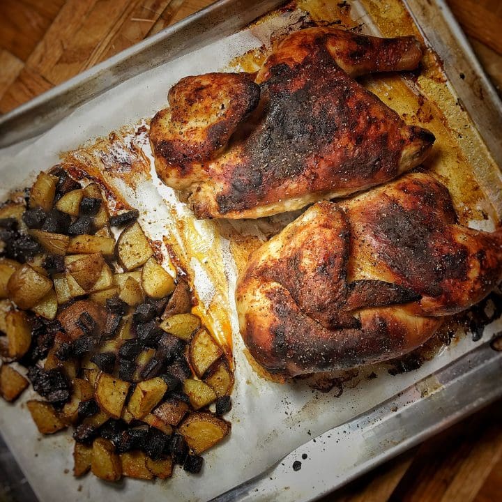 Poulet en crapaudine et légumes racines rôtis