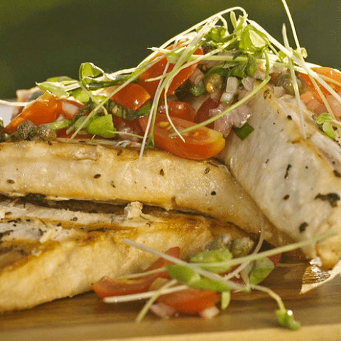 Espadon grillé avec sauce vierge
