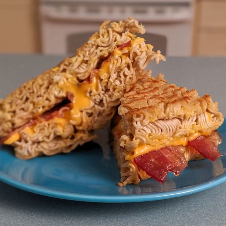 Grilled-cheese aux Ramen