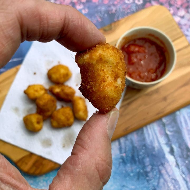 Fromage à poutine (fromage en grains) frit