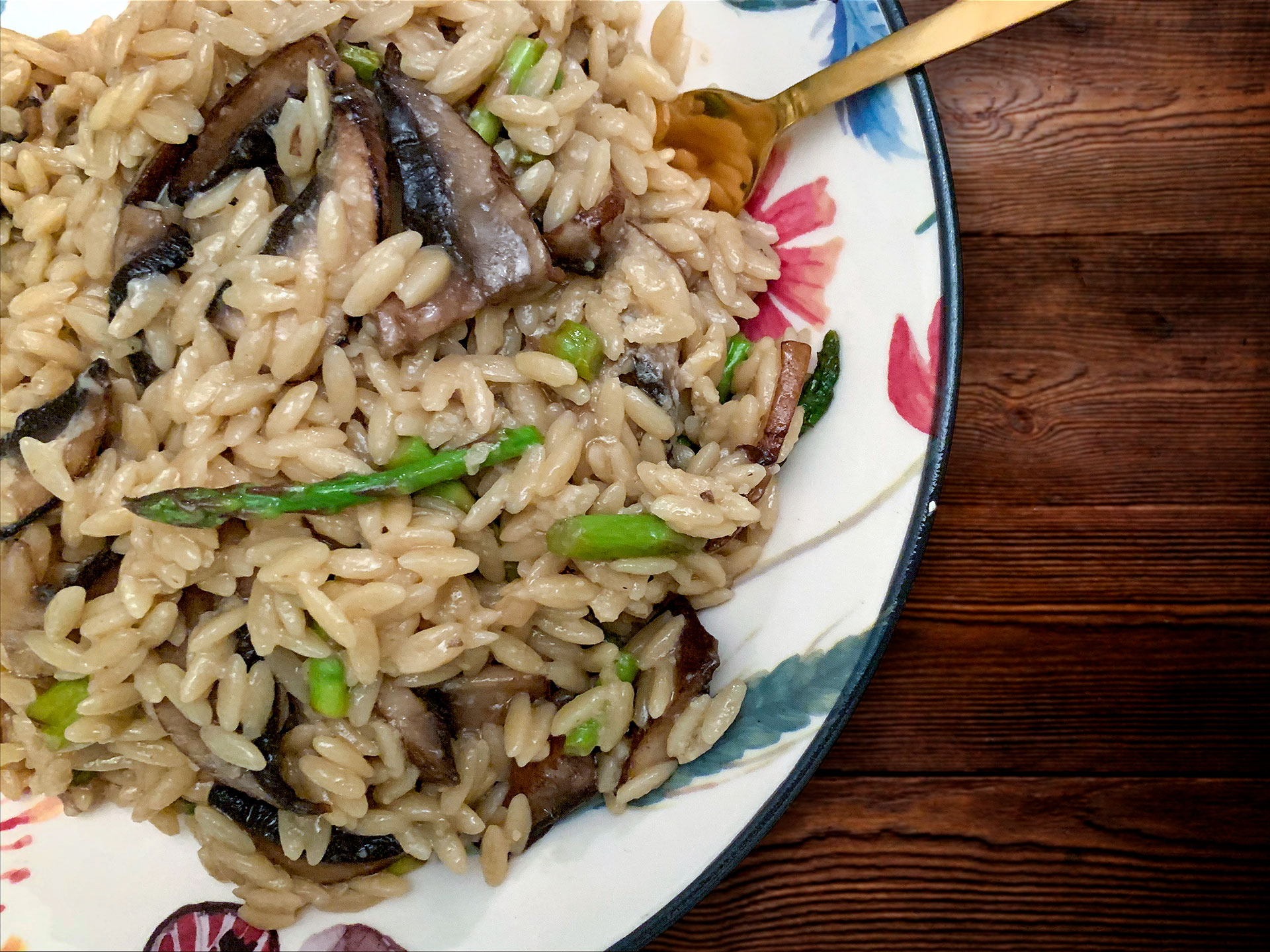 Orzo, sauce demiglace, champignons et asperges Bob le Chef