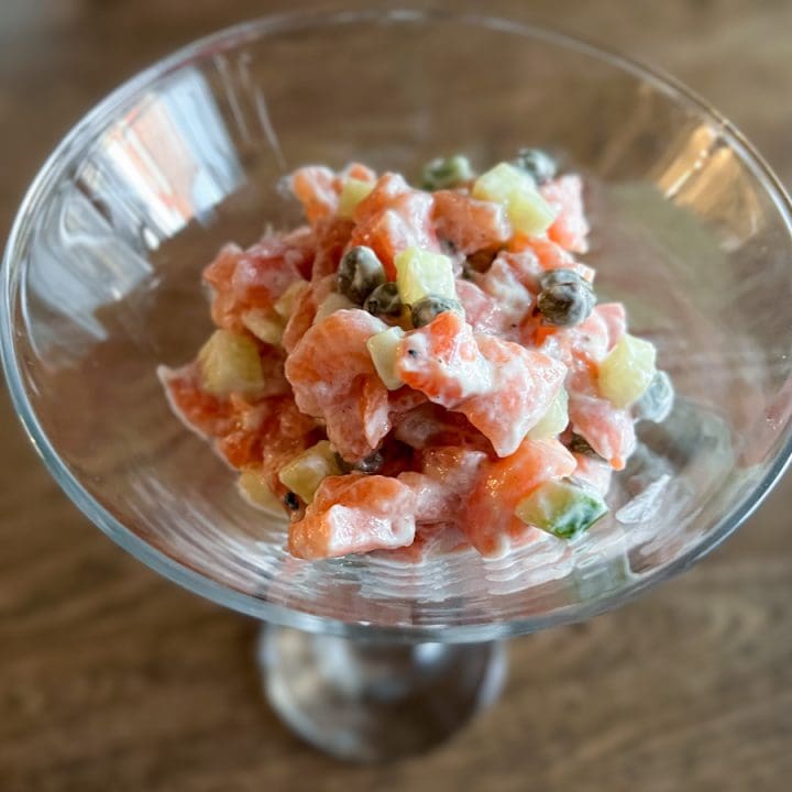 Tartare de saumon, yogourt, concombre et aneth