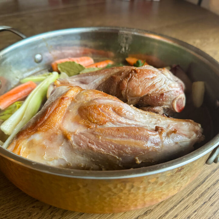 Jarret d’agneau au vin rouge